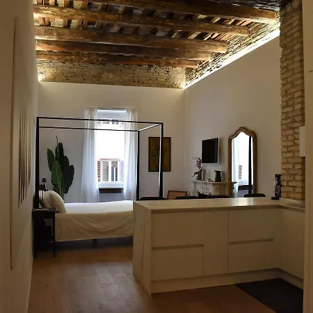 Fontana Luxury * Rome